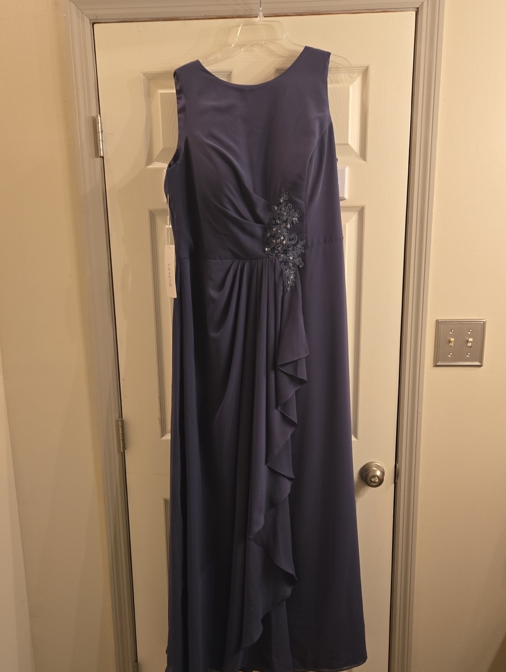 Elegant Sleeveless Navy Evening Gown with Side Ruffle and Appliqué